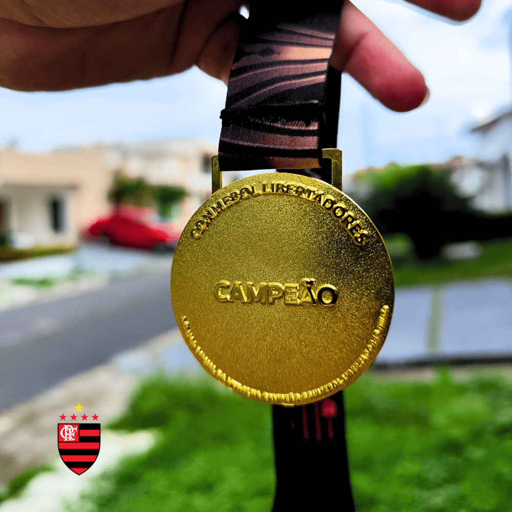 Exclusivo: Quadro de Medalhas Mengão Fla Multicampeão 2019 Libertadores e Brasileirão Moldura de Madeira 33x33cm + *BRINDE 1x Caneca* - EDIÇÃO LIMITADA