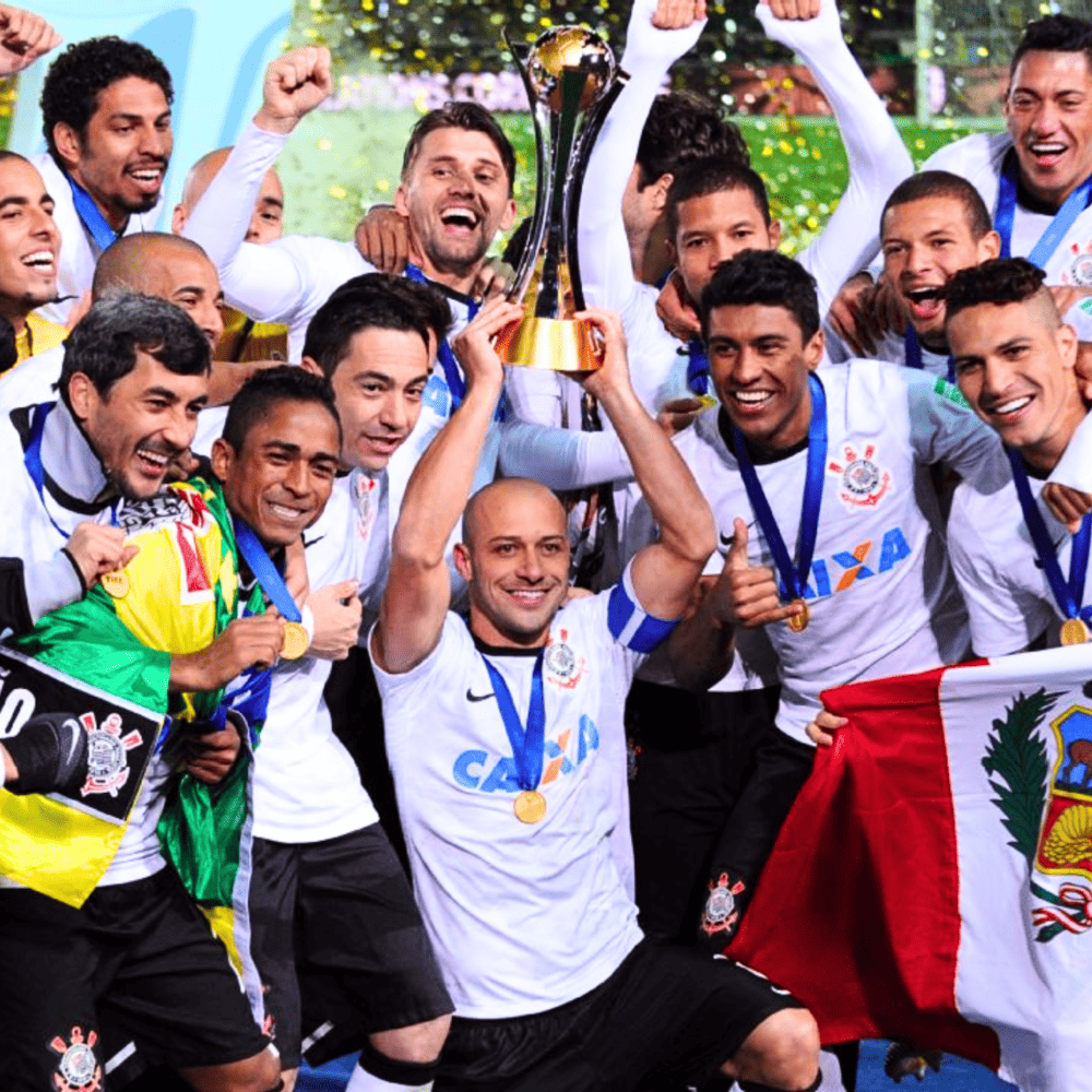 Exclusivo: Quadro de Medalhas Timão Multicampeão 2012 Libertadores e Mundial Moldura de Madeira 33x33cm + *BRINDE 1x Caneca* - EDIÇÃO LIMITADA