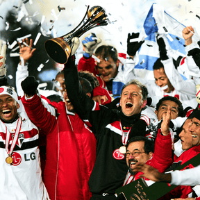 Exclusivo: Quadro de Medalhas Tricolor Paulista Soberano Multicampeão 2005 Libertadores e Mundial Moldura de Madeira 33x33cm + *BRINDE 1x Caneca* - EDIÇÃO LIMITADA